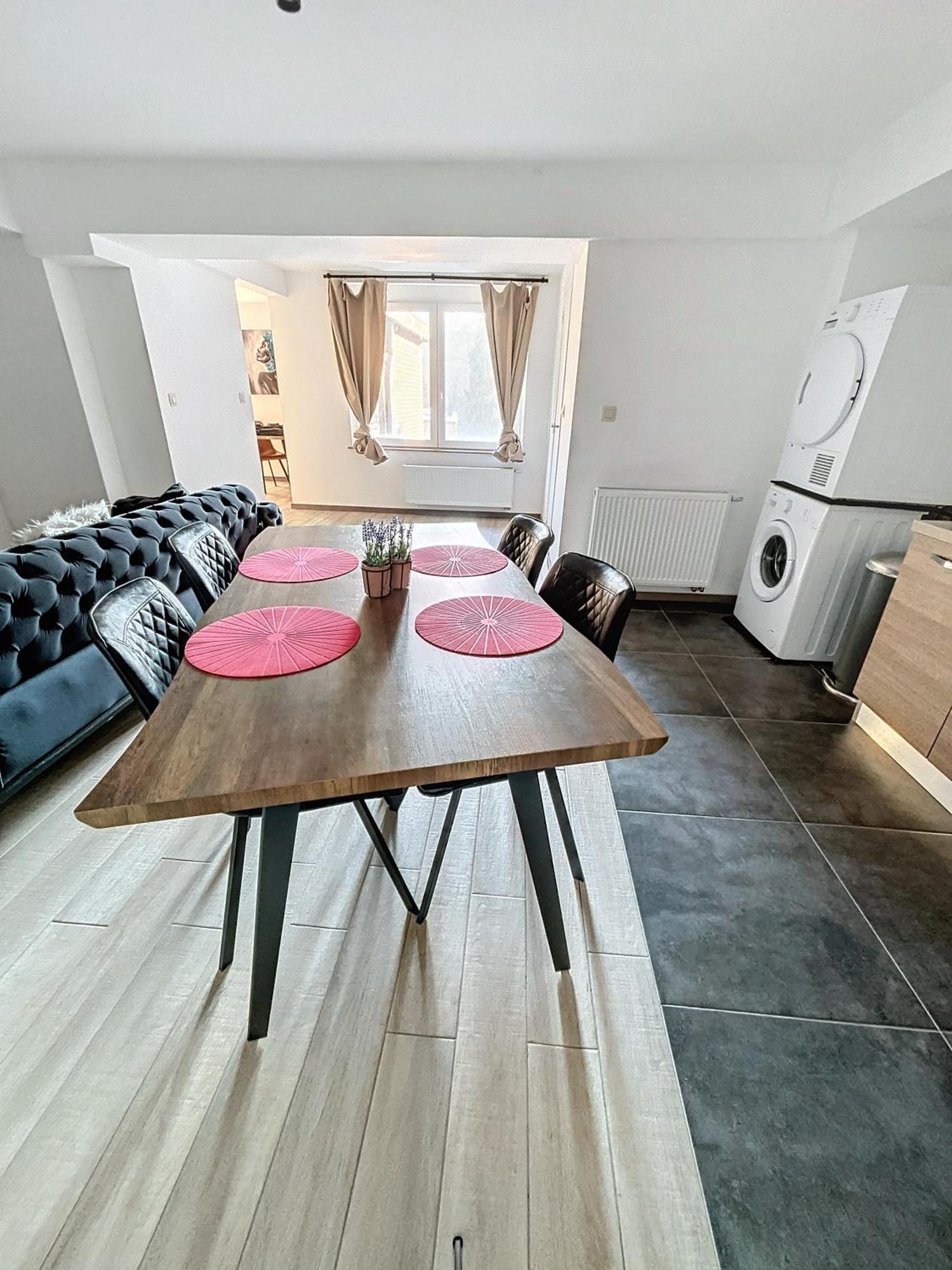 AMG - Deluxe Apartments Charleroi Chambre photo
